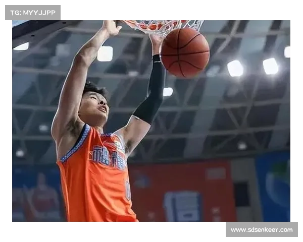 邹阳晒训练照：全力以赴，见证进化之路